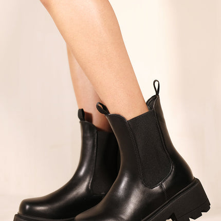 AVIVA CHUNKY ANKLE BOOTS IN BLACK FAUX LEATHER