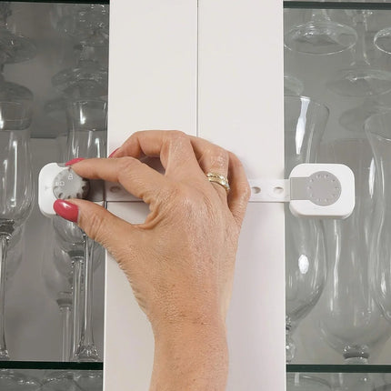 Dreambaby Twist 'N Lock Multi-Purpose Safety Latch Polybag Pack of 6 - White & Grey